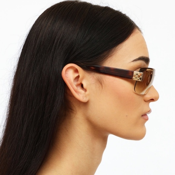 Authentic Gucci glasses with hard case and cleaning cloth - Picture 7 of 8